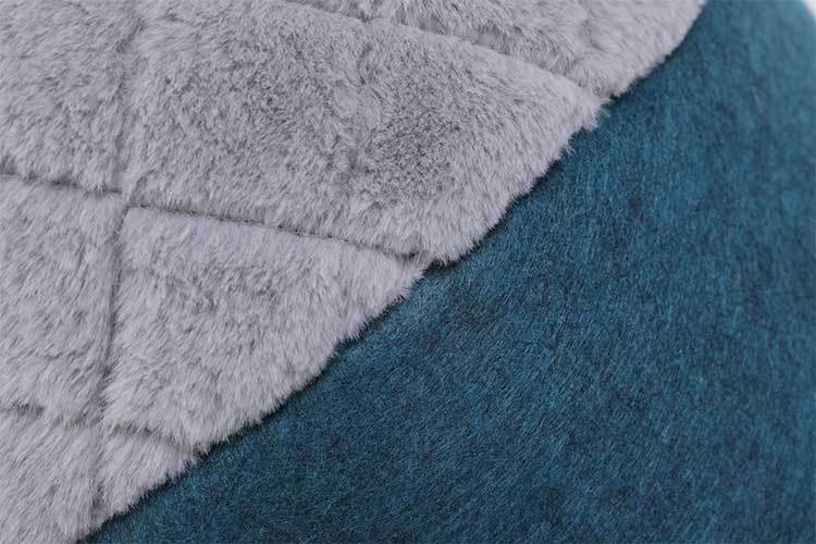 Reversible Quilted Warm Cat Bed for Pets in Autumn/Winter